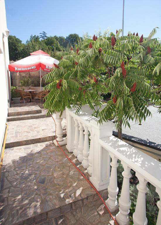 Guesthouse Villa Adria Malinska Exterior photo